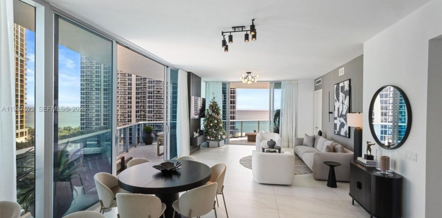 Condo in Sunny Isles Beach, Florida, 2 bedrooms  № 1998244