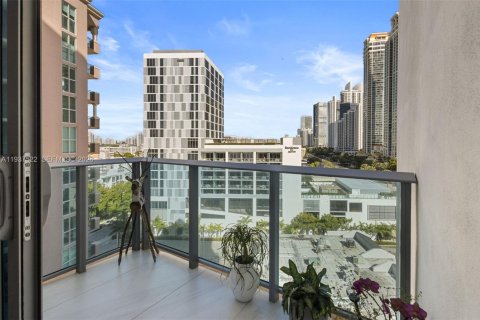 Condo in Sunny Isles Beach, Florida, 2 bedrooms  № 1998244 - photo 18