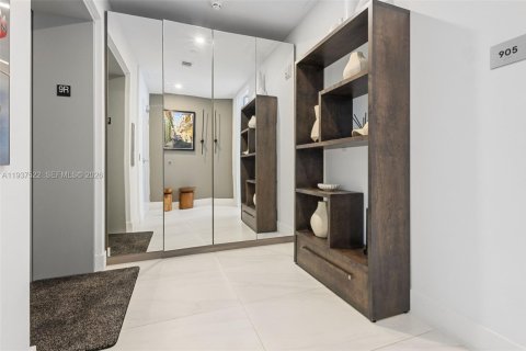 Condo in Sunny Isles Beach, Florida, 2 bedrooms  № 1998244 - photo 9