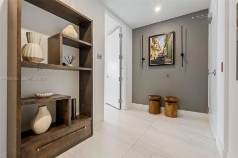 Condo in Sunny Isles Beach, Florida, 2 bedrooms  № 1998244 - photo 10