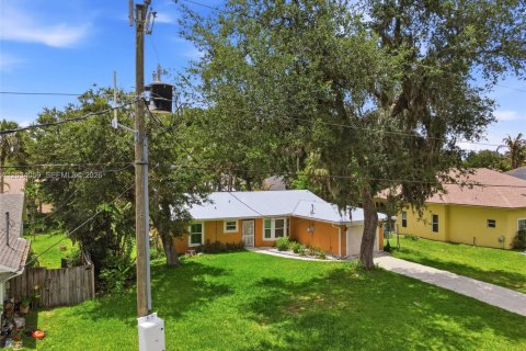 Casa en venta en Port St. Lucie, Florida, 3 dormitorios, 136.94 m2 № 2173566 - foto 2