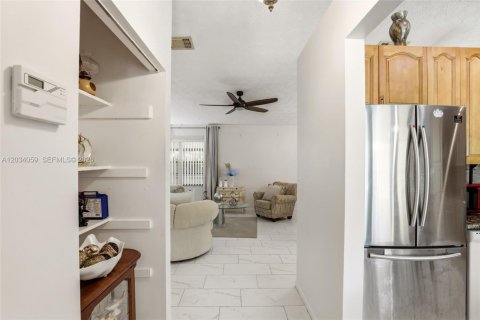 Casa en venta en Port St. Lucie, Florida, 3 dormitorios, 136.94 m2 № 2173566 - foto 18