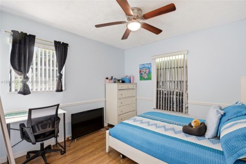 Casa en venta en Port St. Lucie, Florida, 3 dormitorios, 136.94 m2 № 2173566 - foto 10