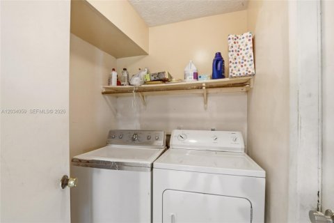 Casa en venta en Port St. Lucie, Florida, 3 dormitorios, 136.94 m2 № 2173566 - foto 8