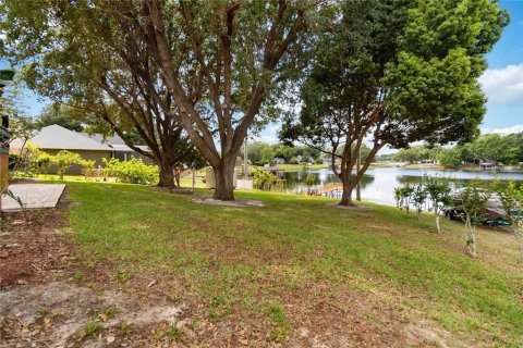 House in Clermont, Florida 3 bedrooms, 189.06 sq.m. № 2093157 - photo 3