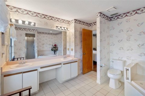 House in Clermont, Florida 3 bedrooms, 189.06 sq.m. № 2093157 - photo 25