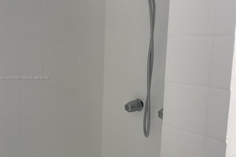 Copropriété à louer à Sunrise, Floride: 2 chambres, 87.7 m2 № 2169397 - photo 5