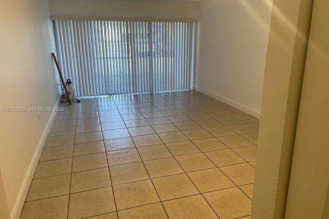 Copropriété à louer à Sunrise, Floride: 2 chambres, 87.7 m2 № 2169397 - photo 3