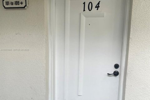 Condo à Sunrise, Floride, 2 chambres  № 2169397