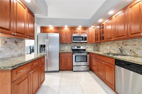 Condo in Pembroke Pines, Florida, 2 bedrooms  № 2002709