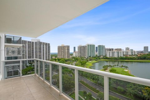 Condo in Aventura, Florida, 1 bedroom  № 2039177 - photo 2