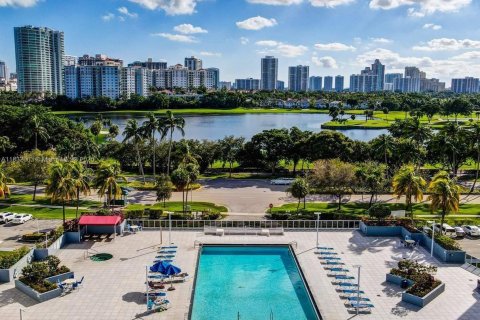 Condo in Aventura, Florida, 1 bedroom  № 2039177 - photo 15