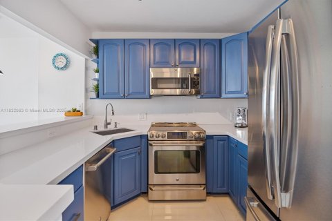 Condo in Aventura, Florida, 1 bedroom  № 2039177 - photo 3