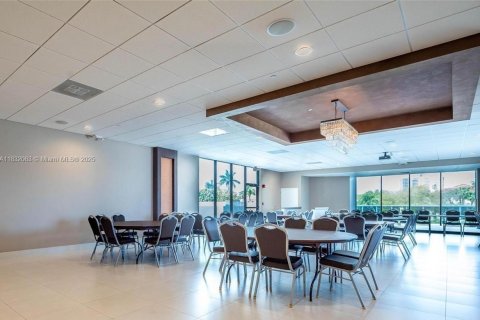 Condo in Aventura, Florida, 1 bedroom  № 2039177 - photo 28
