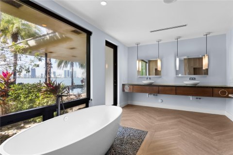 Casa en venta en Miami Beach, Florida, 3 dormitorios, 411.93 m2 № 2016014 - foto 24