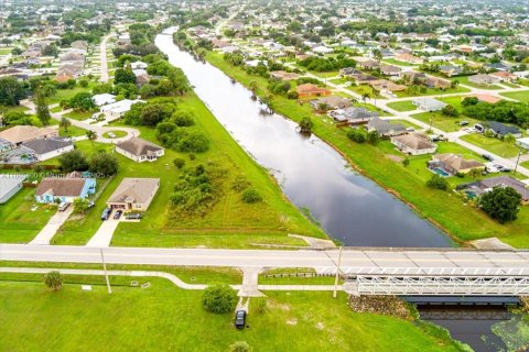 Terreno en venta en Port St. Lucie, Florida № 1932526 - foto 1
