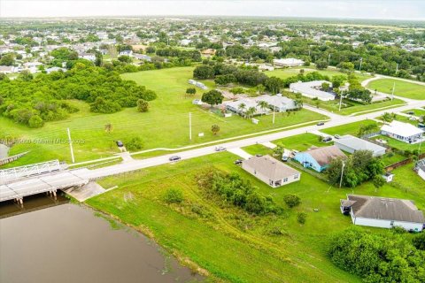 Terreno en venta en Port St. Lucie, Florida № 1932526 - foto 10