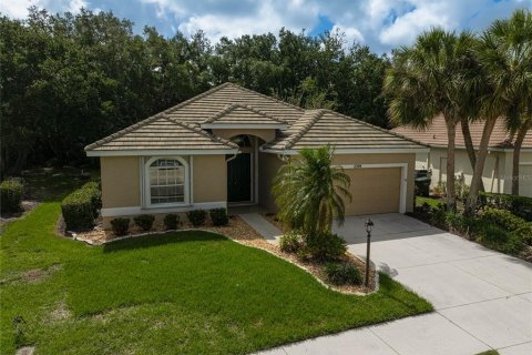 House in Nokomis, Florida 2 bedrooms, 176.24 sq.m. № 2151929