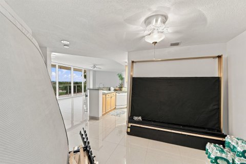 Copropriété à vendre à Hollywood, Floride: 2 chambres, 167.22 m2 № 2397589 - photo 16