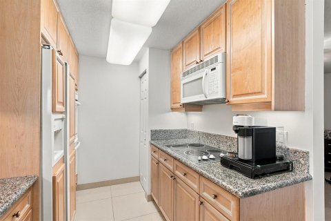 Copropriété à vendre à Hollywood, Floride: 2 chambres, 167.22 m2 № 2397589 - photo 11