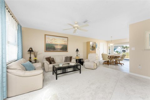 House in Port Charlotte, Florida 3 bedrooms, 127.28 sq.m. № 1513627 - photo 4