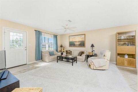 House in Port Charlotte, Florida 3 bedrooms, 127.28 sq.m. № 1513627 - photo 5