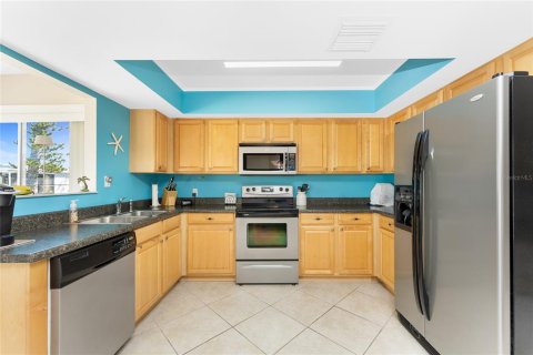 House in Port Charlotte, Florida 3 bedrooms, 127.28 sq.m. № 1513627 - photo 13