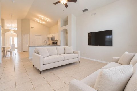 Villa ou maison à louer à Kissimmee, Floride: 4 chambres, 154.87 m2 № 2377554 - photo 9