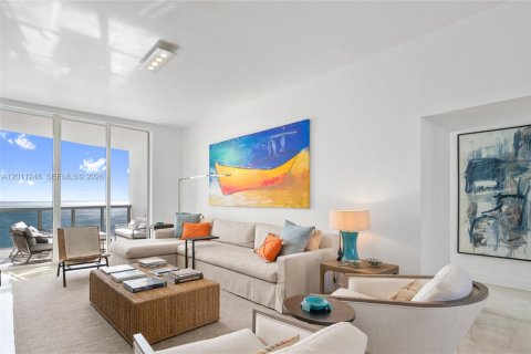 Condominio en Sunny Isles Beach, Florida, 3 dormitorios  № 2168821