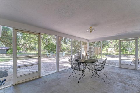 Casa en venta en Zephyrhills, Florida, 3 dormitorios, 146.79 m2 № 1654497 - foto 9