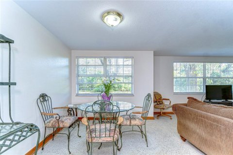 Casa en venta en Zephyrhills, Florida, 3 dormitorios, 146.79 m2 № 1654497 - foto 14