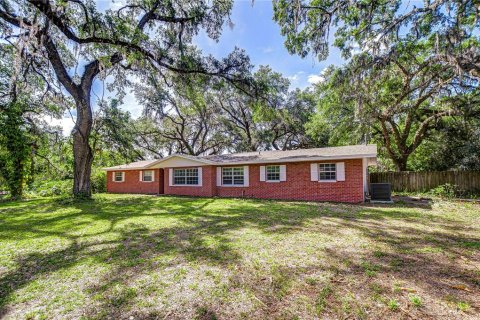 Casa en venta en Zephyrhills, Florida, 3 dormitorios, 146.79 m2 № 1654497 - foto 7