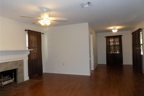 House in Mount Dora, Florida 2 bedrooms, 125.05 sq.m. № 1686512 - photo 6