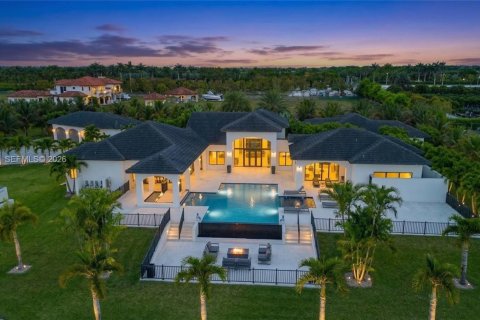 Купить виллу или дом в Майами, Флорида 7 спален, 685.99м2, № 2154097 - фото 2