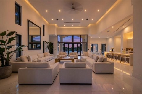 Купить виллу или дом в Майами, Флорида 7 спален, 685.99м2, № 2154097 - фото 6