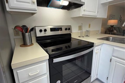 Condo in Oldsmar, Florida, 2 bedrooms  № 2113945 - photo 2