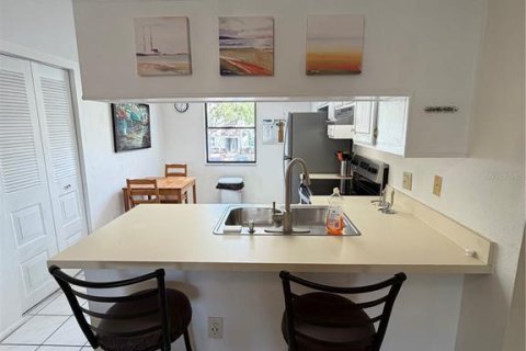 Condo in Oldsmar, Florida, 2 bedrooms  № 2113945 - photo 16