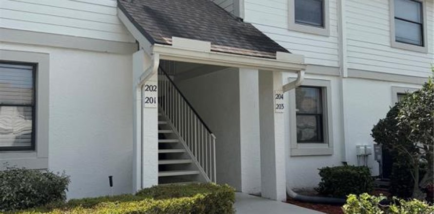 Condo in Oldsmar, Florida, 2 bedrooms  № 2113945