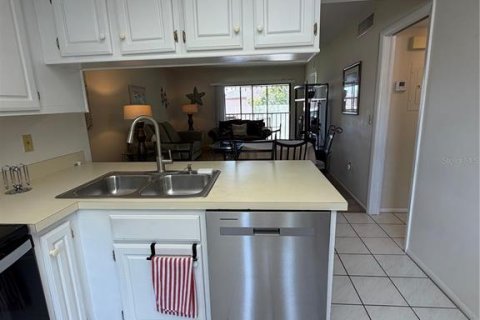 Condo in Oldsmar, Florida, 2 bedrooms  № 2113945 - photo 15