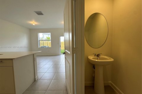 Купить таунхаус в Хомстед, Флорида 3 спальни, 129.41м2, № 2079882 - фото 8