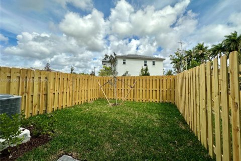 Купить таунхаус в Хомстед, Флорида 3 спальни, 129.41м2, № 2079882 - фото 27