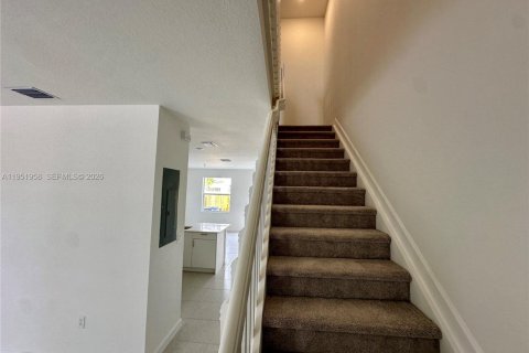 Купить таунхаус в Хомстед, Флорида 3 спальни, 129.41м2, № 2079882 - фото 7