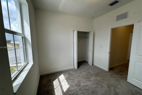 Купить таунхаус в Хомстед, Флорида 3 спальни, 129.41м2, № 2079882 - фото 18