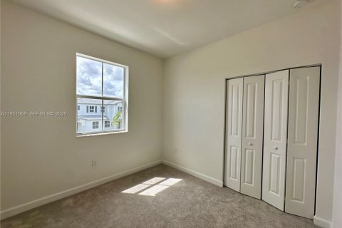 Купить таунхаус в Хомстед, Флорида 3 спальни, 129.41м2, № 2079882 - фото 19