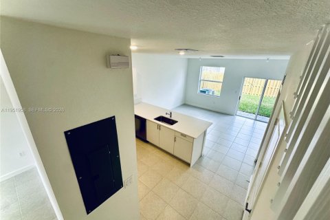 Купить таунхаус в Хомстед, Флорида 3 спальни, 129.41м2, № 2079882 - фото 23