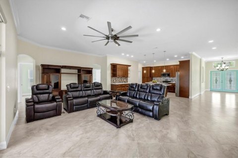 House in Port Charlotte, Florida 4 bedrooms, 233.37 sq.m. № 1679857 - photo 7
