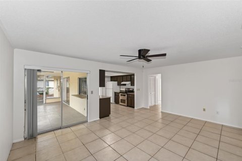 Villa ou maison à louer à Sarasota, Floride: 3 chambres, 167.87 m2 № 2096785 - photo 16