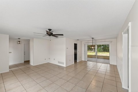 Villa ou maison à louer à Sarasota, Floride: 3 chambres, 167.87 m2 № 2096785 - photo 8
