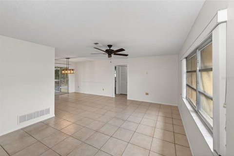Villa ou maison à louer à Sarasota, Floride: 3 chambres, 167.87 m2 № 2096785 - photo 5