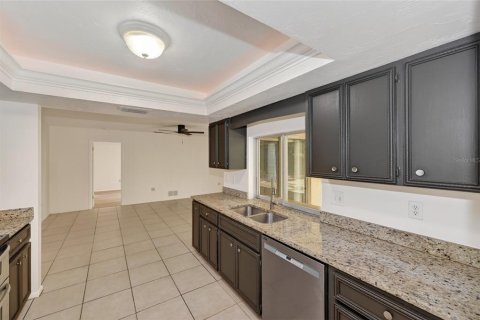 Villa ou maison à louer à Sarasota, Floride: 3 chambres, 167.87 m2 № 2096785 - photo 11